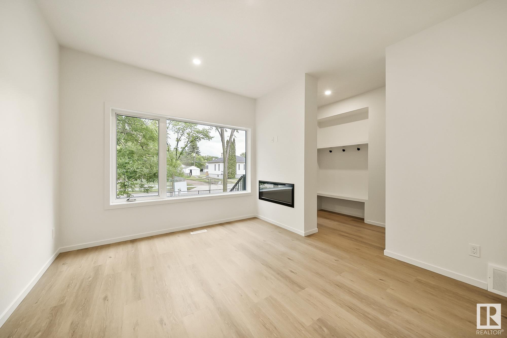 12020 125 Street, Edmonton, AB, T5L 0S4 E4346583 Vida Nova Homes