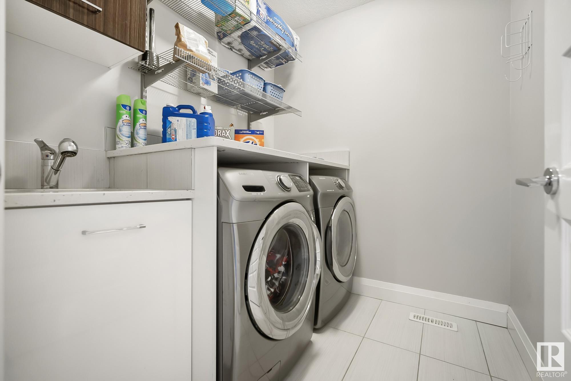 2429 Ashcraft Crescent, Edmonton, AB, T6W 2M9 E4371481 Ashley