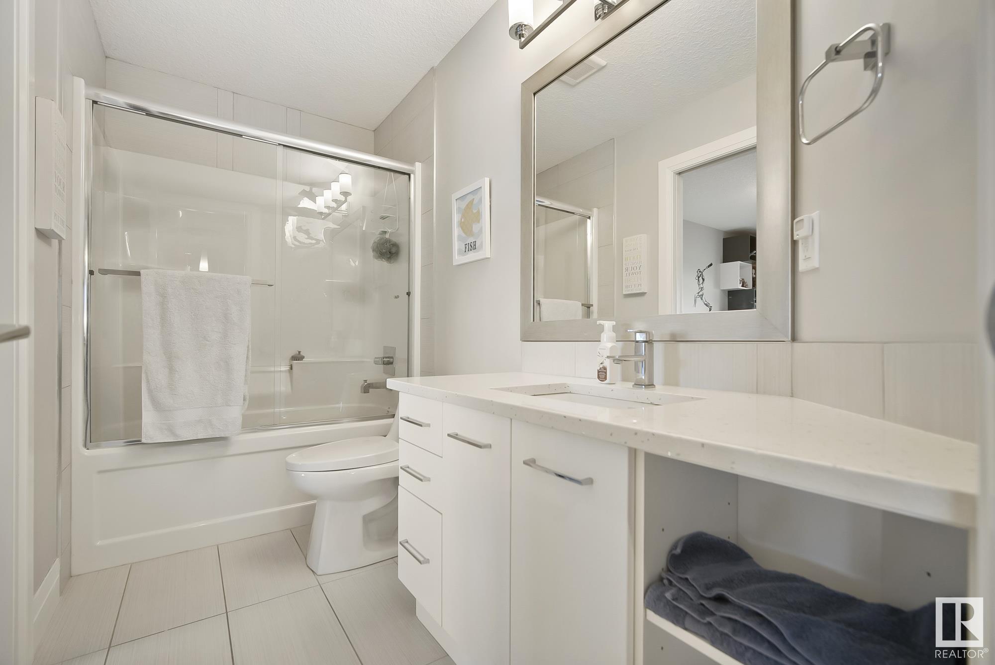 2429 Ashcraft Crescent, Edmonton, AB, T6W 2M9 E4371481 Ashley