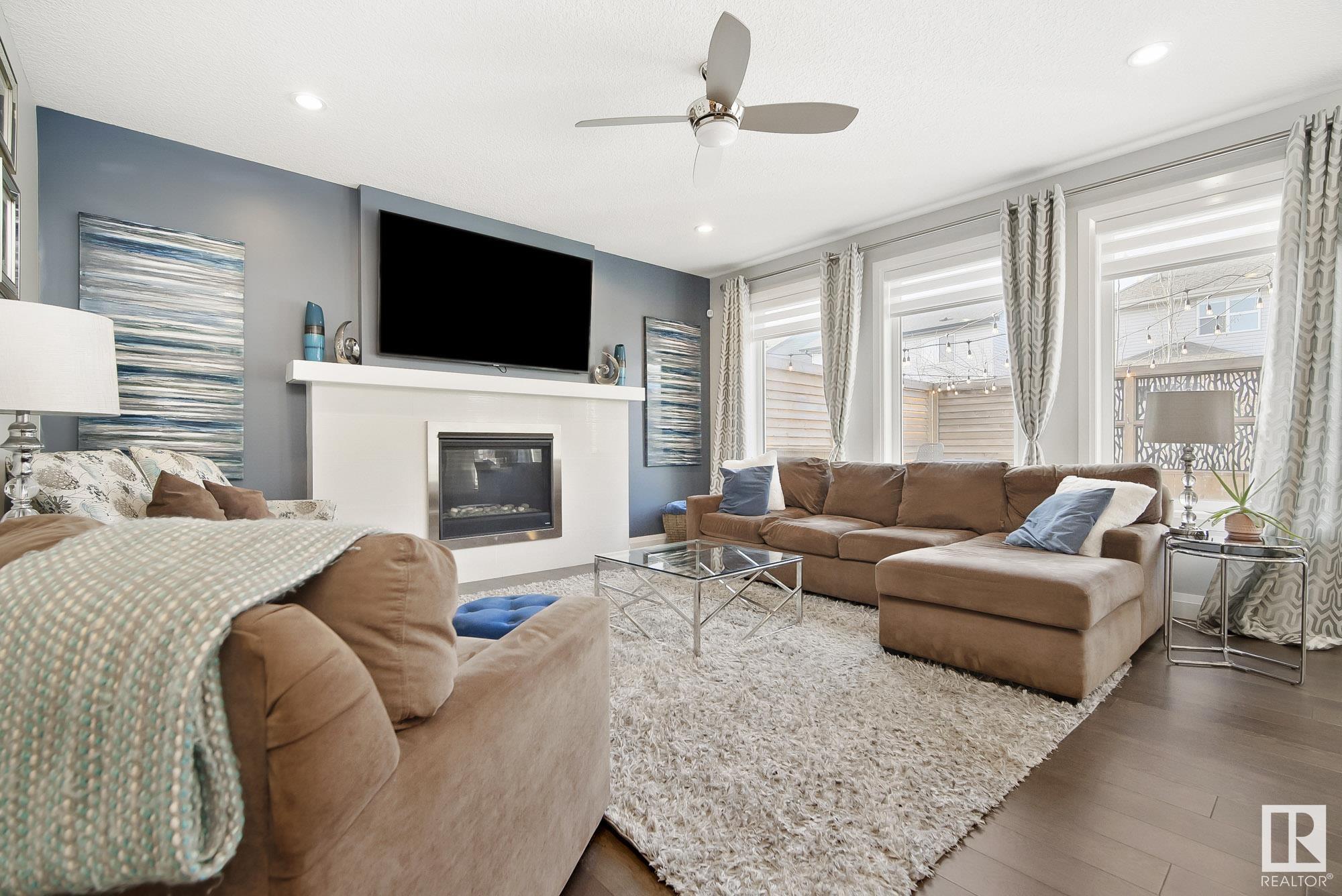 2429 Ashcraft Crescent, Edmonton, AB, T6W 2M9 E4371481 Ashley