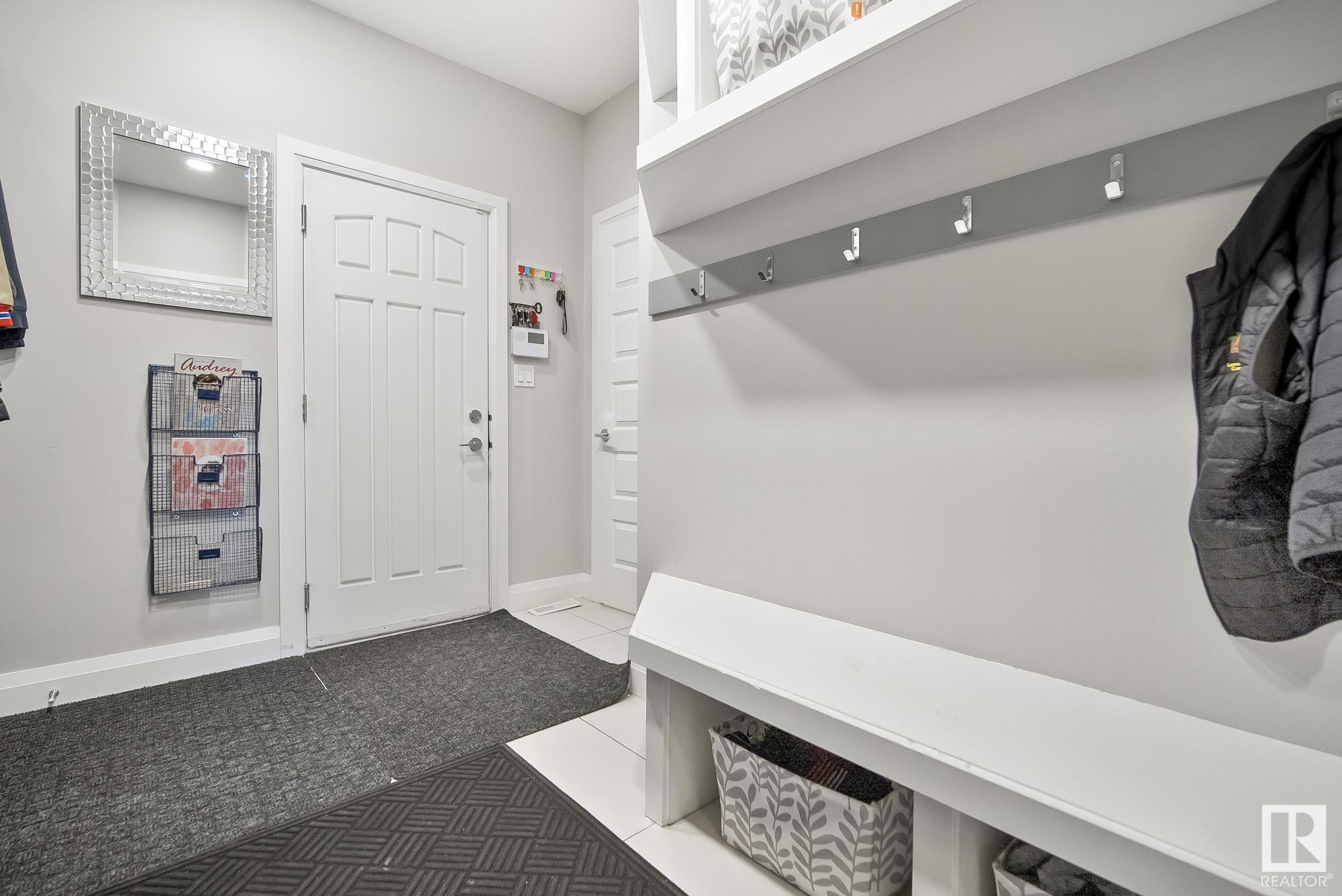 2429 Ashcraft Crescent, Edmonton, AB, T6W 2M9 E4371481 Ashley