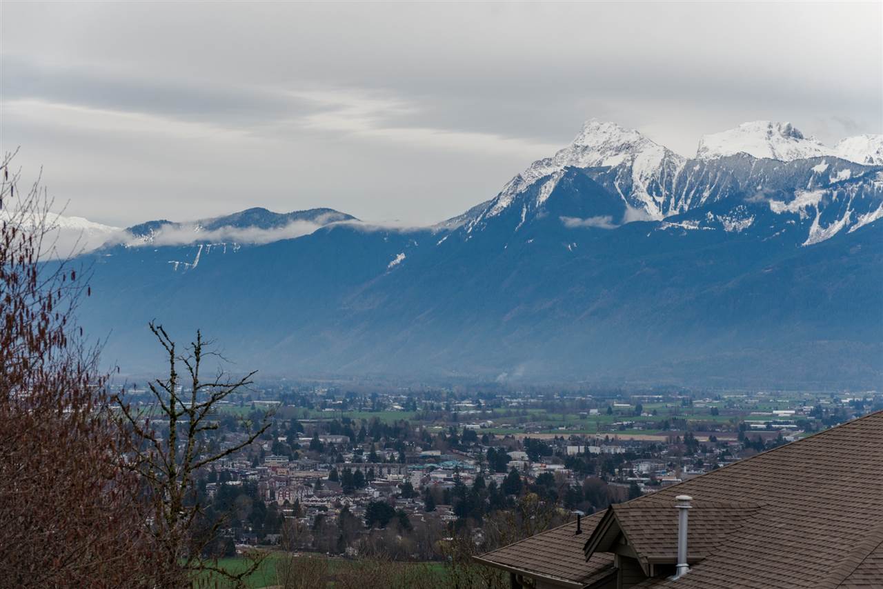 140 8590 Sunrise Drive, Chilliwack, BC, V2R 3Z4 R2040356 Your