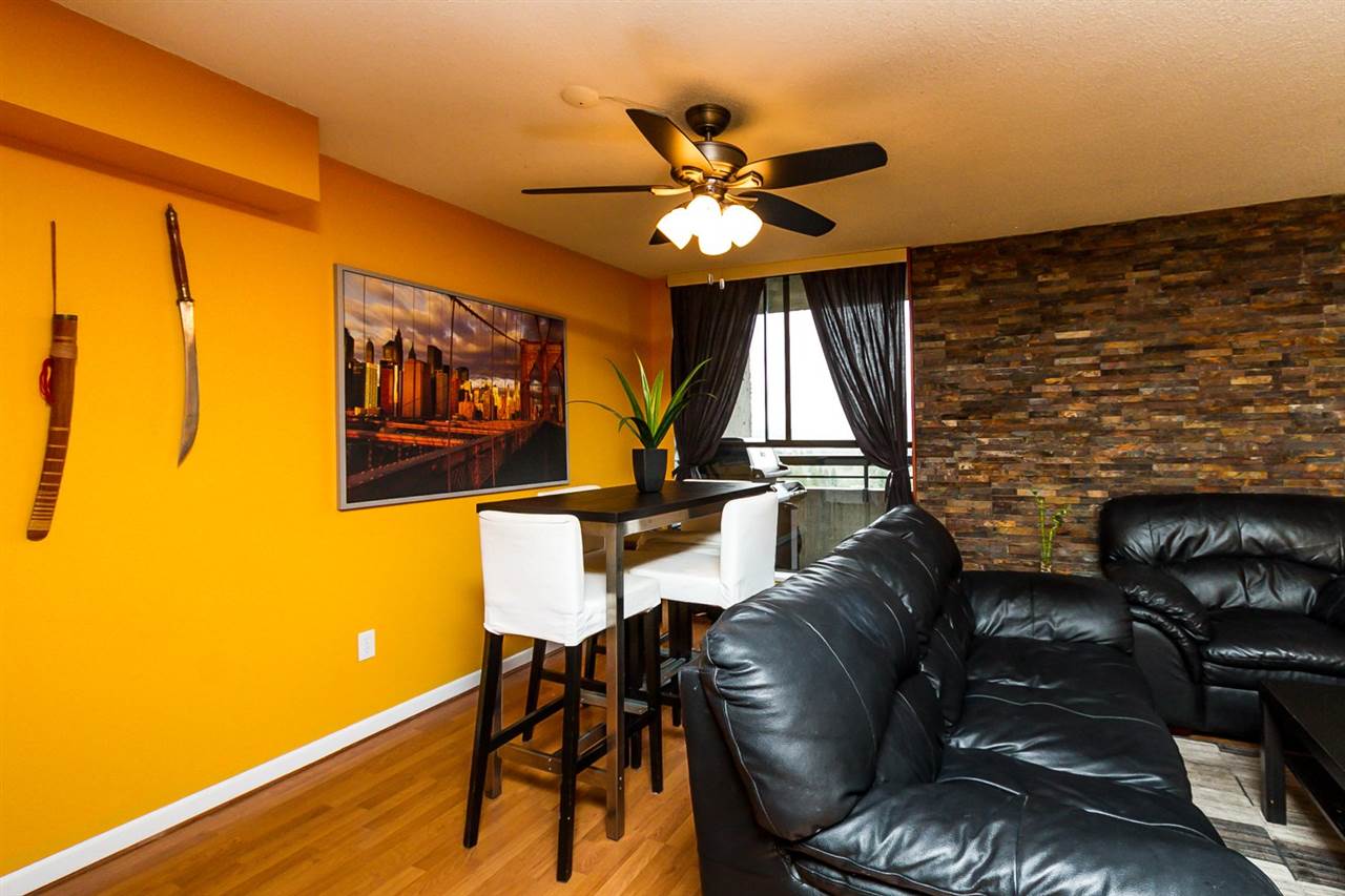 1601 3771 Bartlett Court, Burnaby, BC,