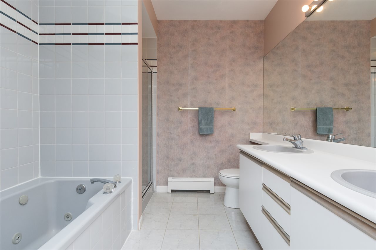 401 15367 Buena Vista Avenue, White Rock, BC, V4B 1Y7 • R2070302