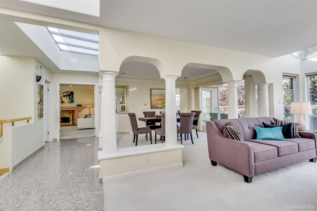 2421 Eddington Drive, Vancouver, BC, V6L 2G2 R2093197 Sharon Lum