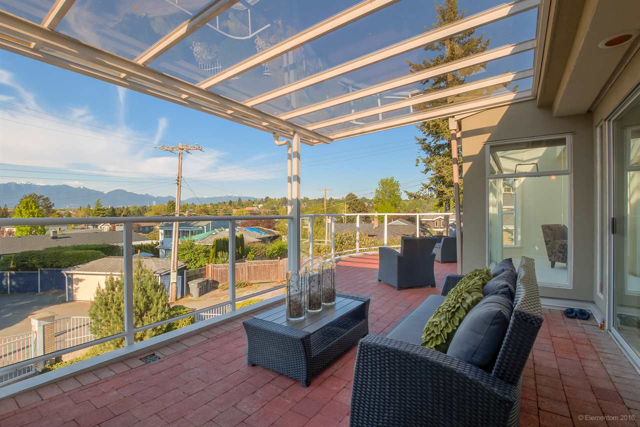 2421 Eddington Drive, Vancouver, BC, V6L 2G2 R2093197 Sharon Lum