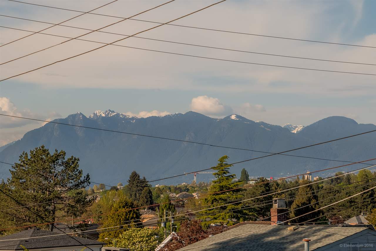 2421 Eddington Drive, Vancouver, BC, V6L 2G2 R2093197 Sharon Lum