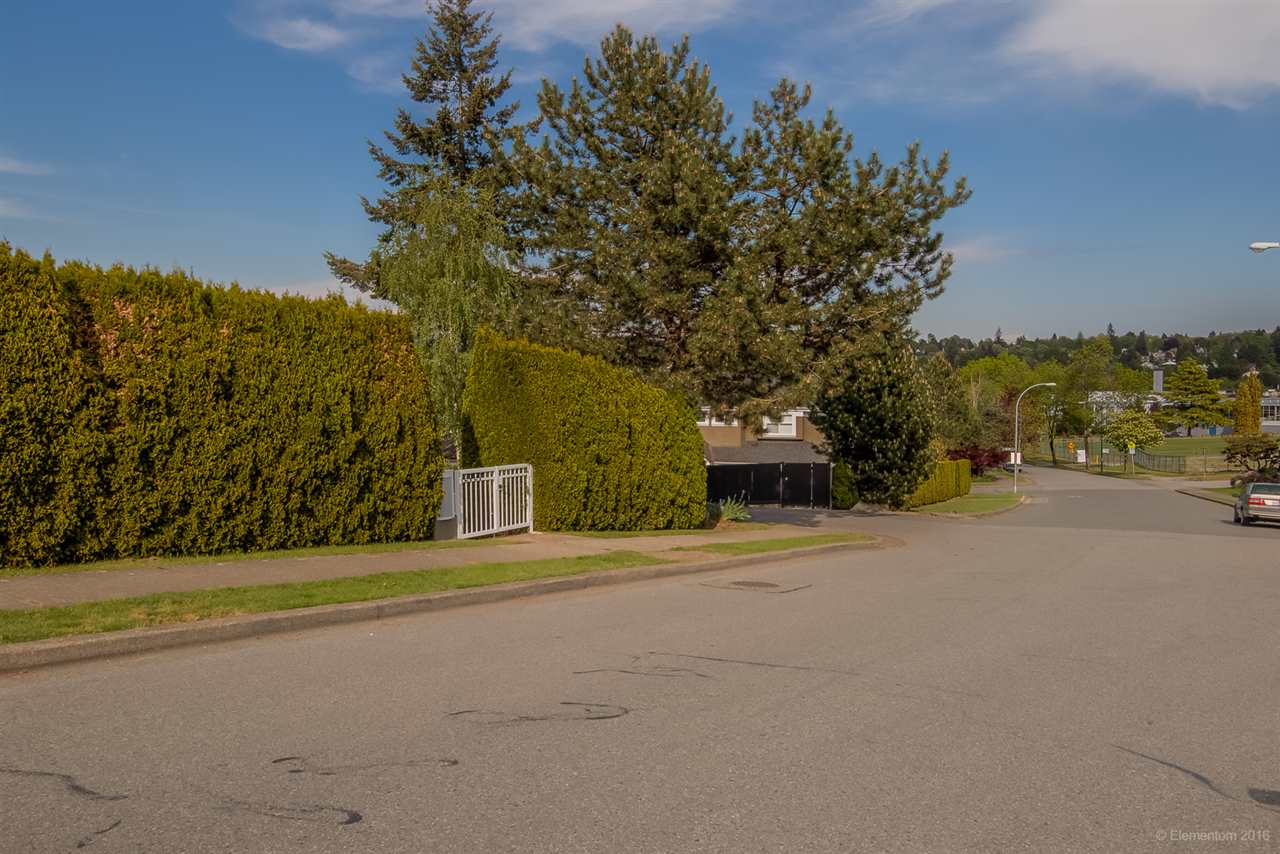 2421 Eddington Drive, Vancouver, BC, V6L 2G2 R2093197 Sharon Lum