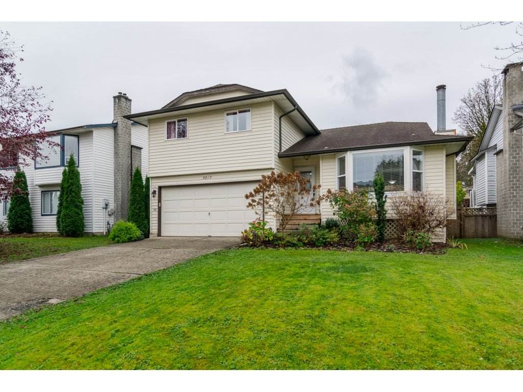 9217 209A Crescent, Langley, BC, V1M 2B4 R2120297 Angela