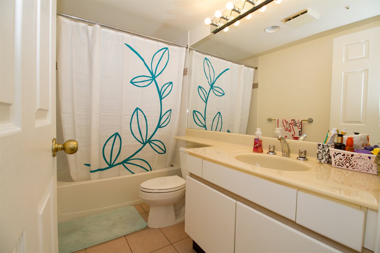  1305 888 Hamilton Street, Vancouver, BC R2120634 Denise Mai PREC* team
