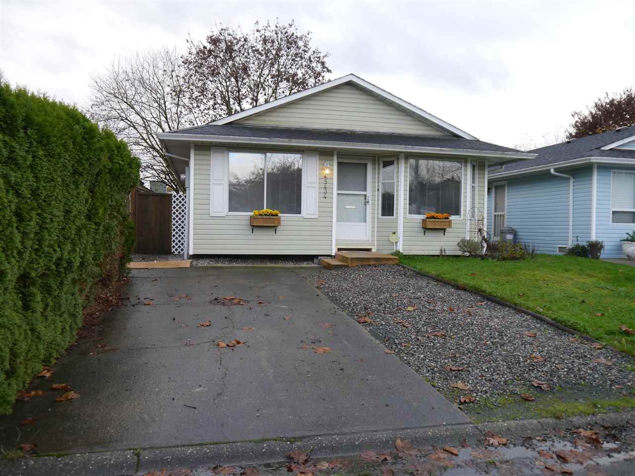 45434 Meadowbrook Drive, Chilliwack, BC, V2P 7R9 R2124507 Laura