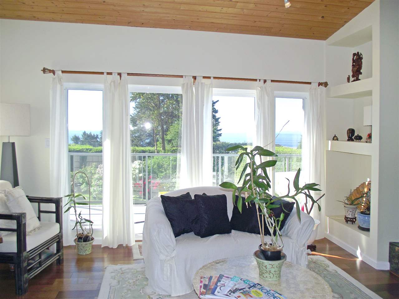 995 Grandview Road, Gibsons, BC, V0N 1V3 R2136774 Fran Miller