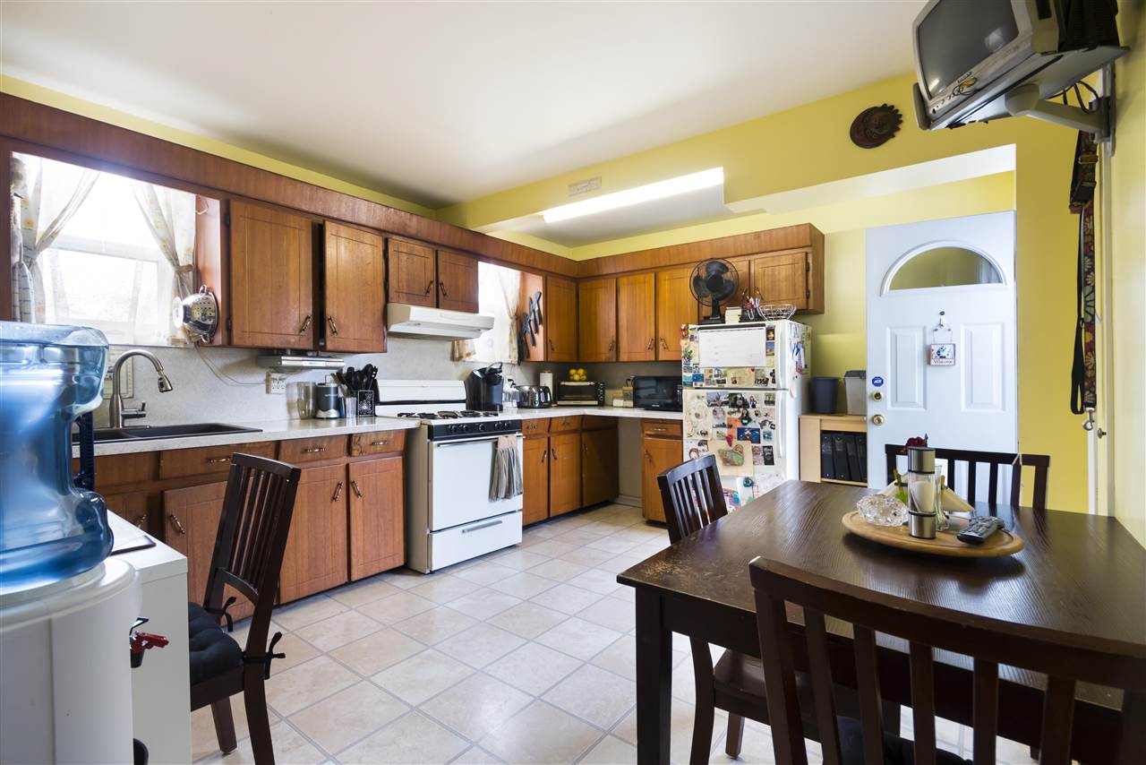 511 Garden Drive, Vancouver, BC R2140523 Glenn Warren