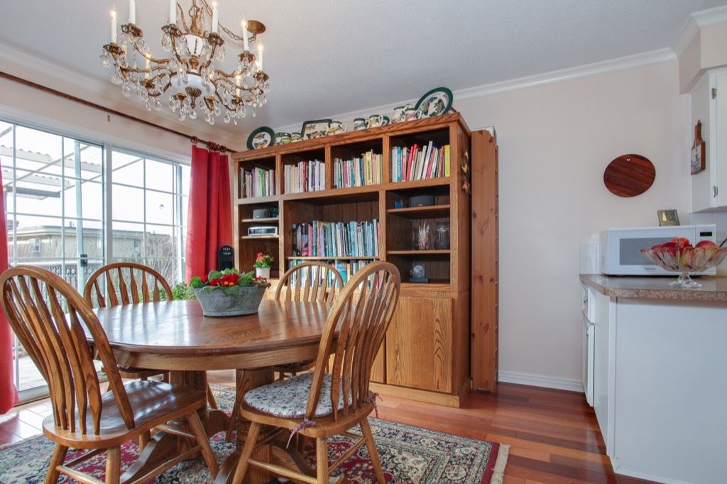 14730 Goggs Avenue, White Rock, BC, V4B 2N2 R2141575 ROSTAS + CADEZ