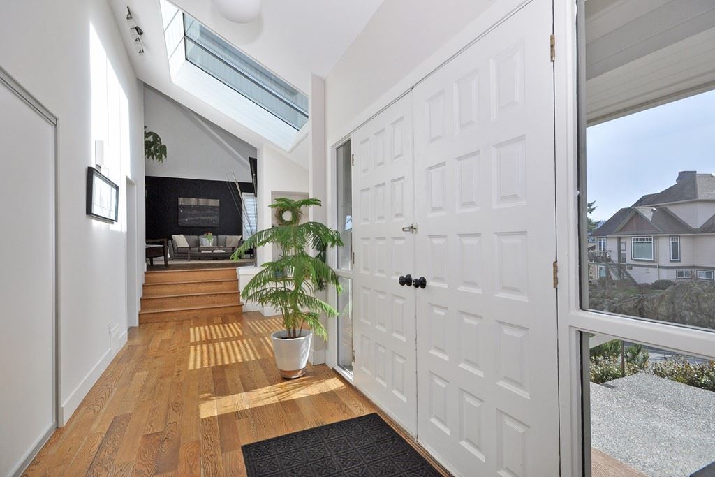 35891 Eaglecrest Drive, Abbotsford, BC, V3G 1E8 R2142701 Scott Savage