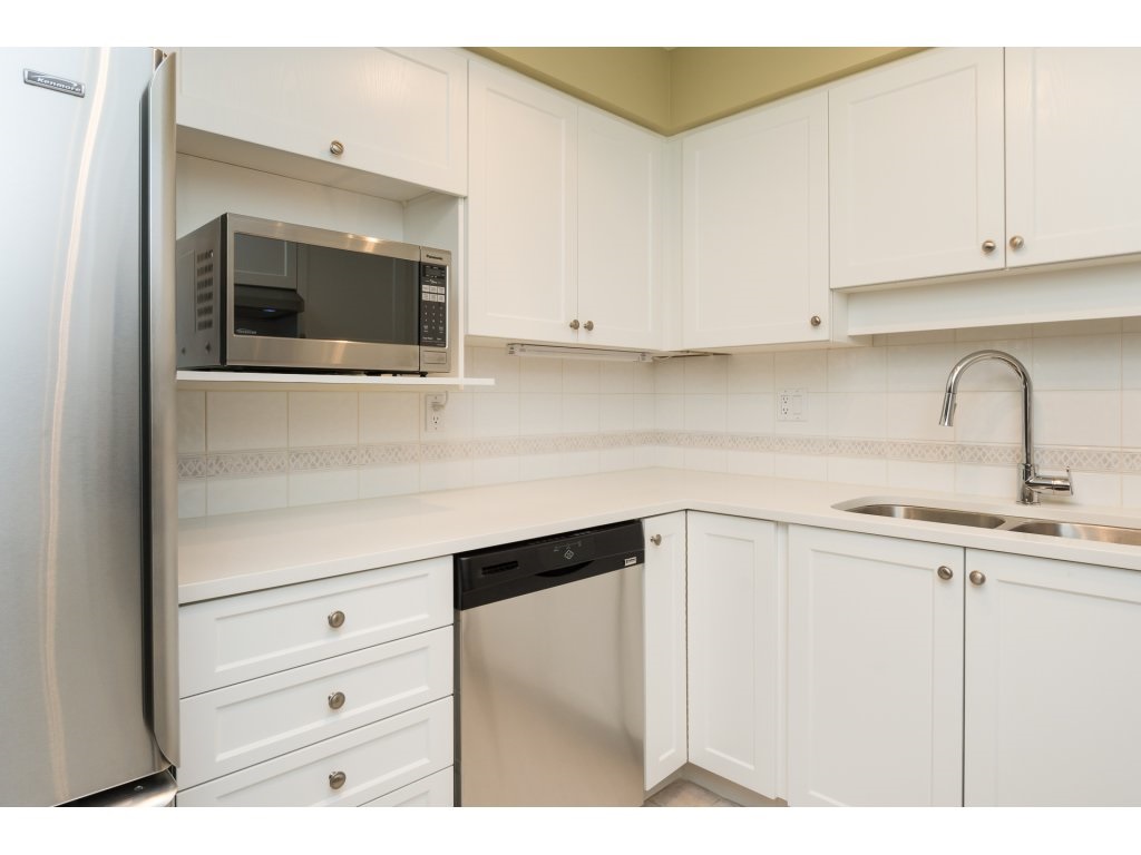104 15111 Russell Avenue, White Rock, BC, V4B 2P4 • R2147783 • Daisy Chohan, Personal Real
