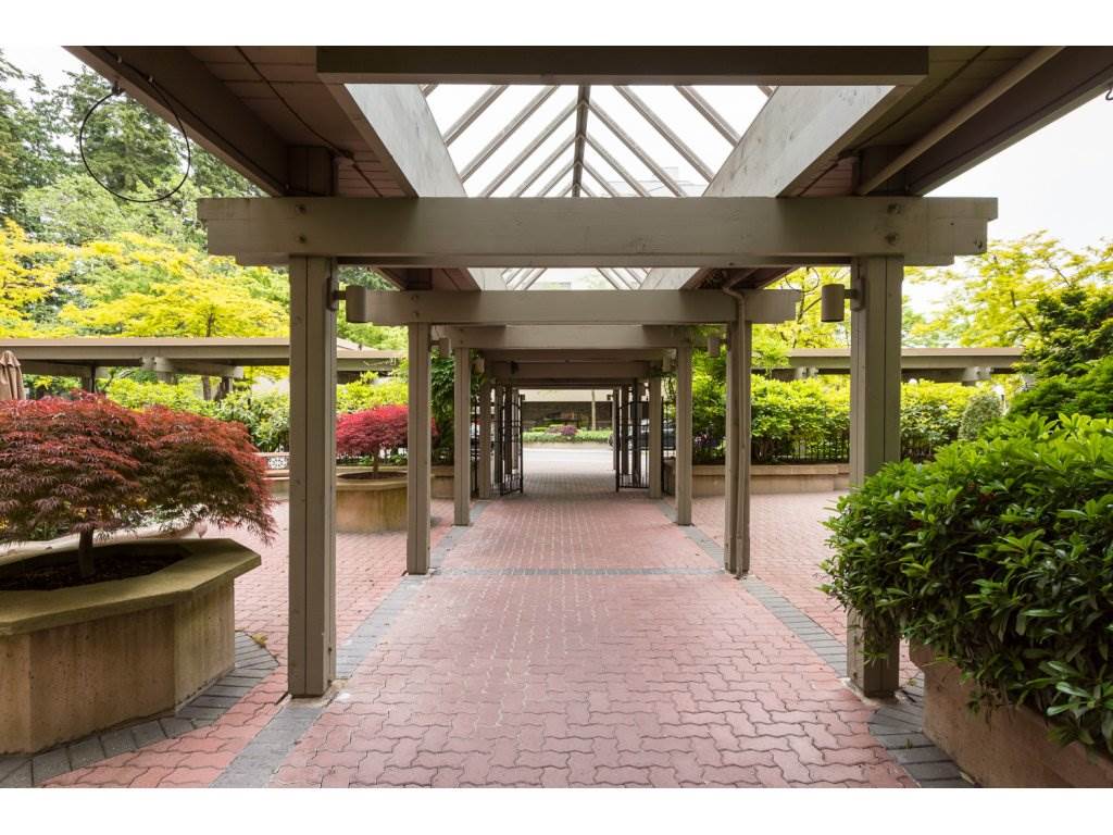 104 15111 Russell Avenue, White Rock, BC, V4B 2P4 • R2147783 • Daisy Chohan, Personal Real