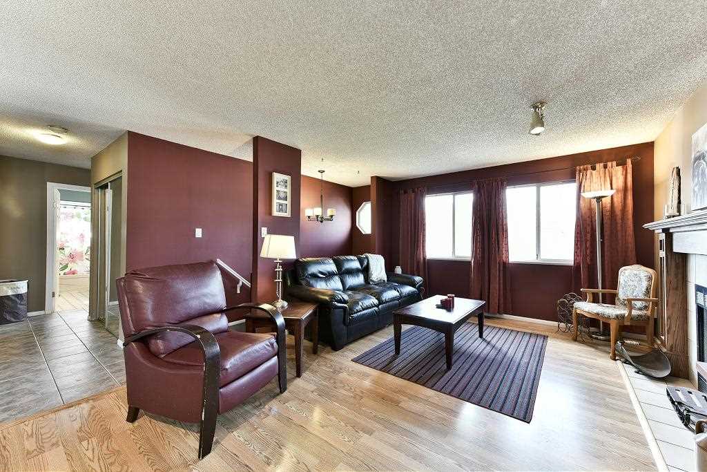 19547 Oak Terrace, Pitt Meadows, BC, V3Y 2A1 R2161177 Stephen Gorrie