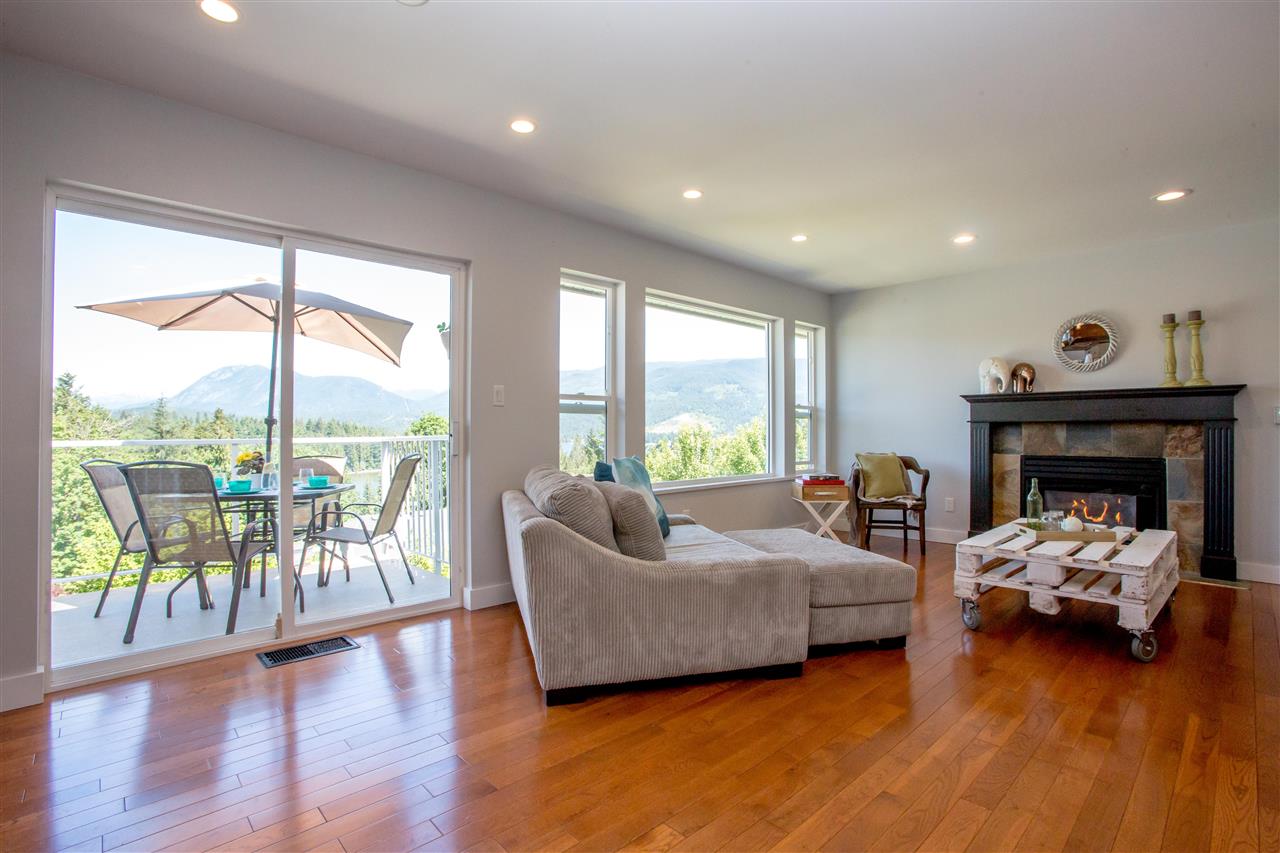 5884 Turnstone Crescent, Sechelt, BC, V0N 3A6 R2171490 Fran Miller