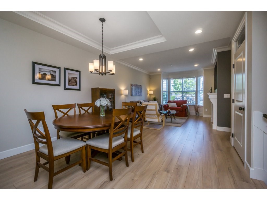 25 33460 Lynn Avenue, Abbotsford, BC, V2S 0H6 • R2186994 • Shawn ster