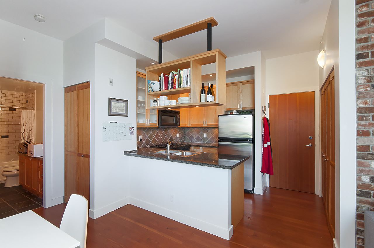 311 2515 Ontario Street Vancouver Bc R2186466