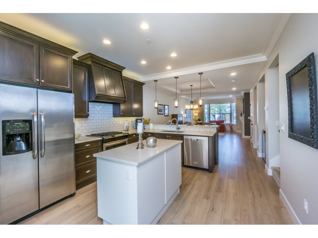 25 33460 Lynn Avenue, Abbotsford, BC, V2S 0H6 • R2186994 • Shawn ster