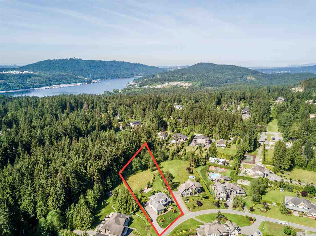 400 Canterwood Court, Anmore, BC R2198306 Milo and Michelle McGarry