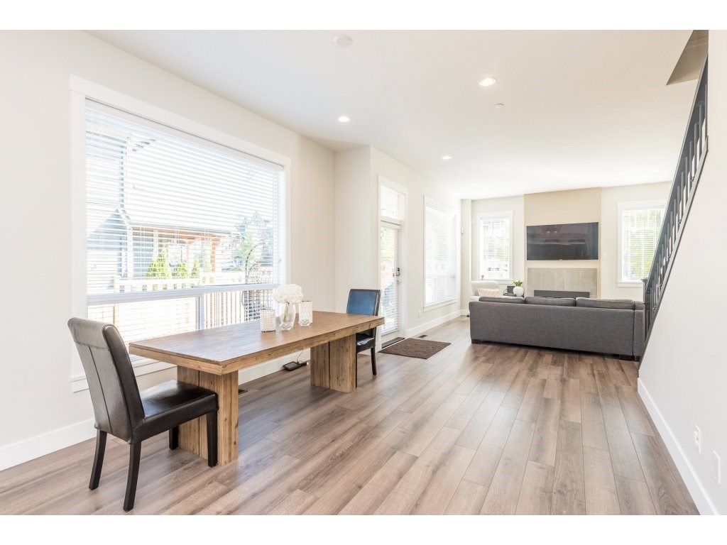 23833 110 Avenue, Maple Ridge, BC, V2W 1Z8 R2202496 Patti and Wes Goss