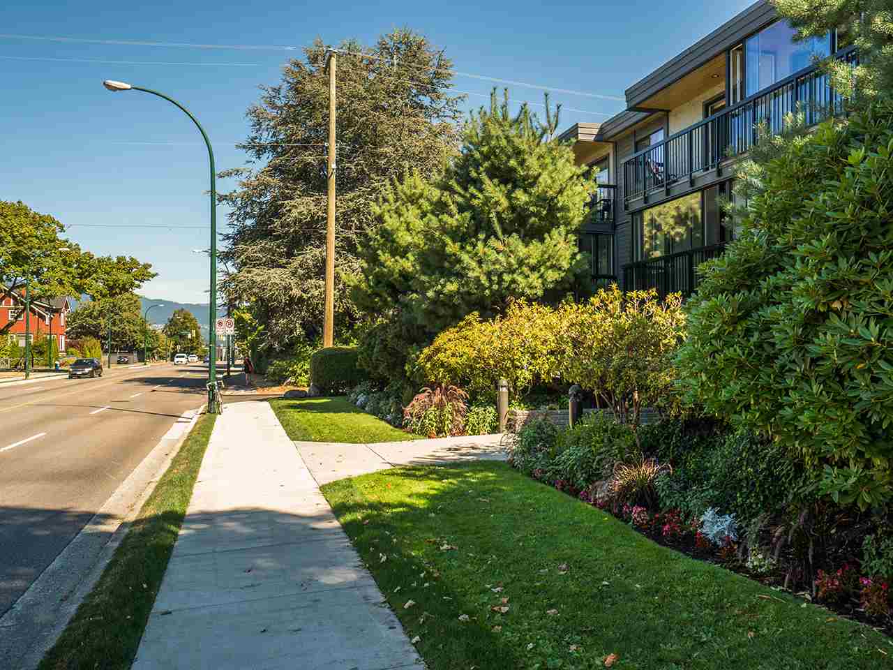  302 2770 Burrard Street, Vancouver, BC R2203077 John Ly