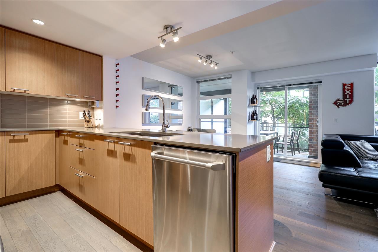 316, 95 Moody Street, Port Moody, BC, V3H 0H2 R2214871 Jag and