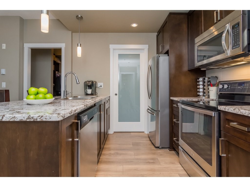 204 2242 Whatcom Road Abbotsford Bc R2226547 Fantastic East