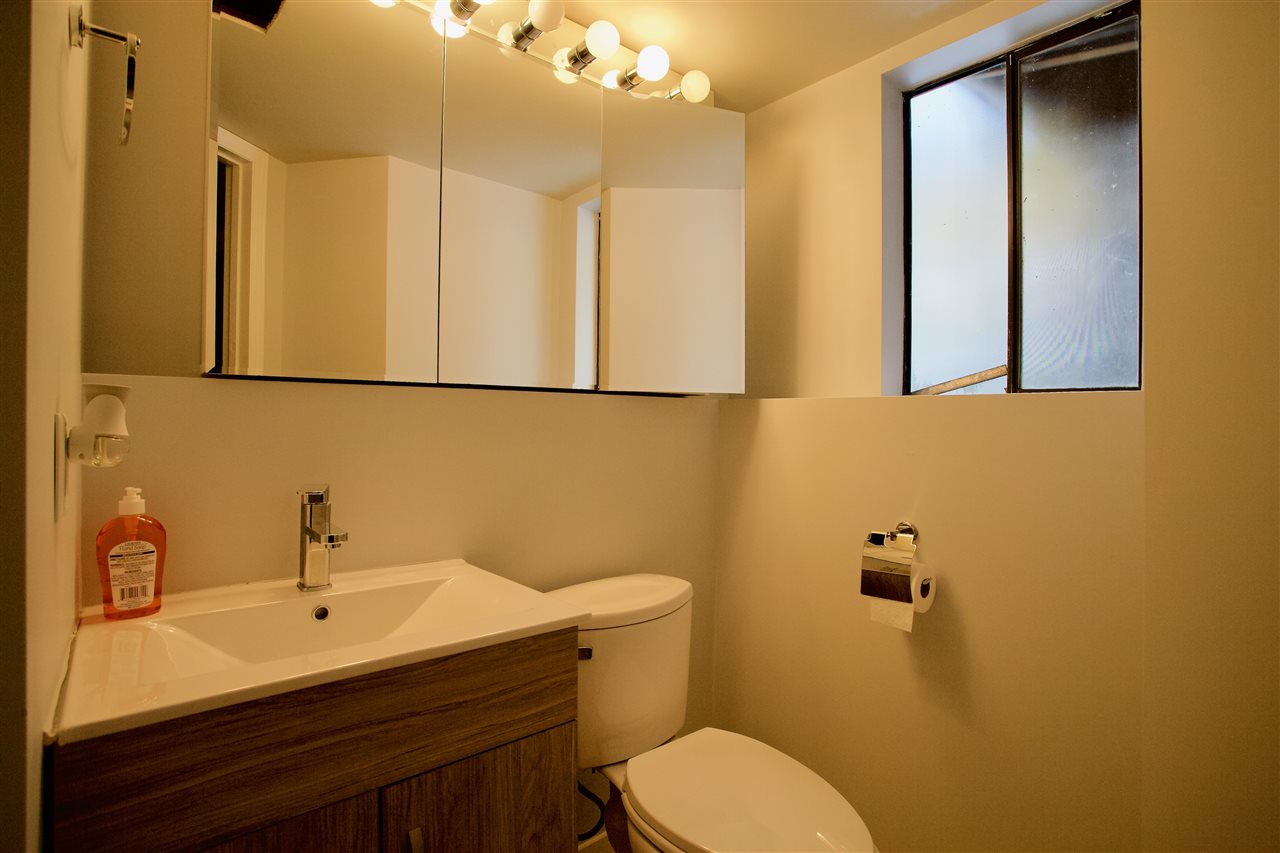 17 Bedingfield Street, Port Moody, BC, V3H 3N2 R2228840 Dawar Zada