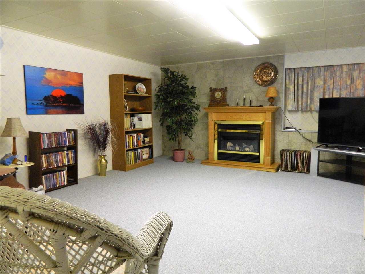 4542 Brentlawn Drive, Burnaby, BC, V5C 3V1 R2249981 Neufeld Real Estate