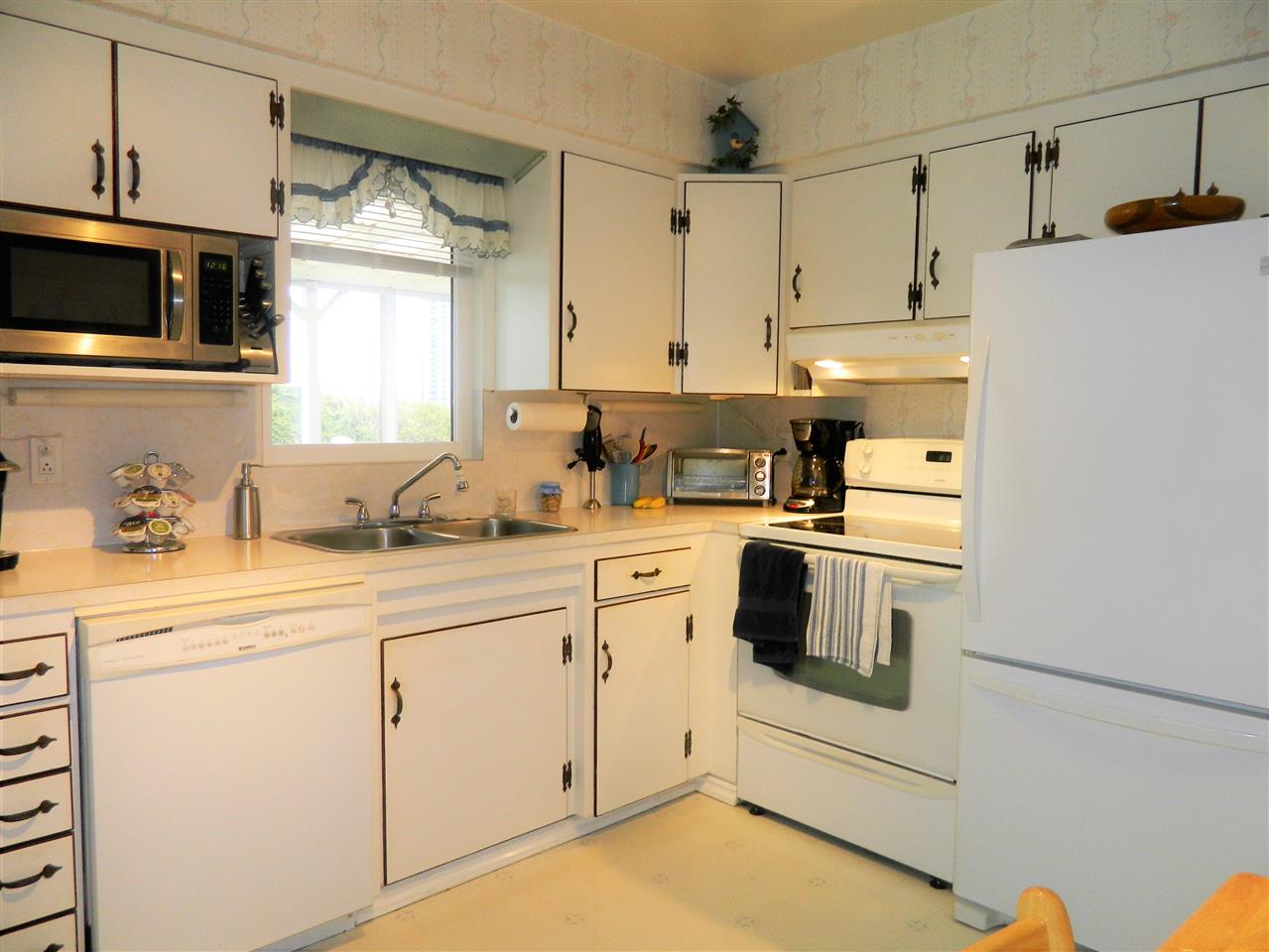 4542 Brentlawn Drive, Burnaby, BC, V5C 3V1 R2249981 Neufeld Real Estate