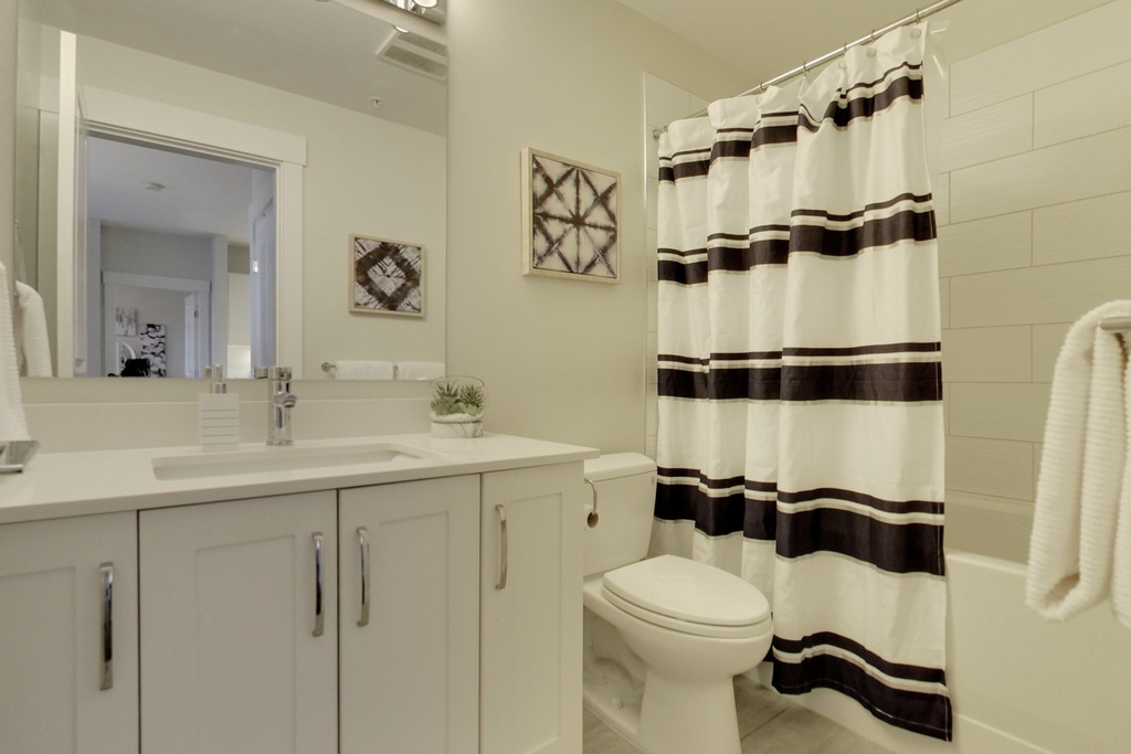 313 20728 Willoughby Town Centre, Langley, BC, V2Y 0P3 R2250682