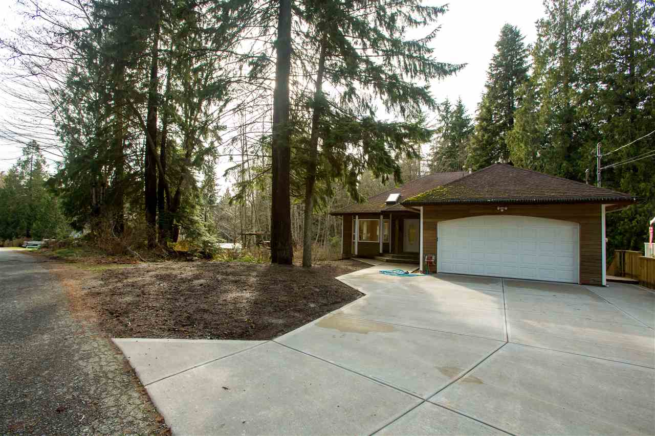 1661 Ymca Road, Gibsons, BC, V0N 1V6 R2254233 Fran Miller Personal