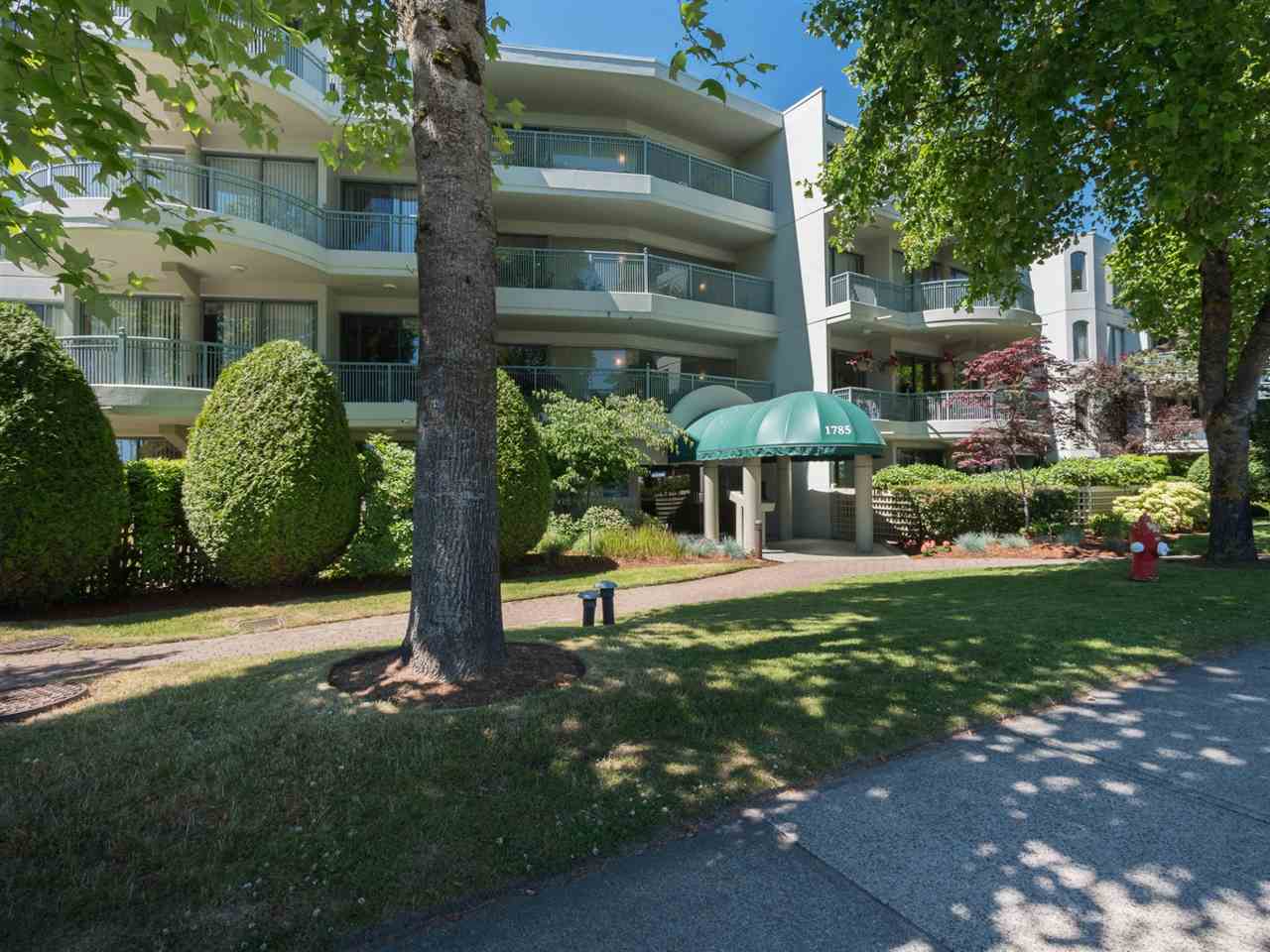 402 1785 Martin Drive, Surrey, BC, V4A 9T5 R2281431 Brennan Bates