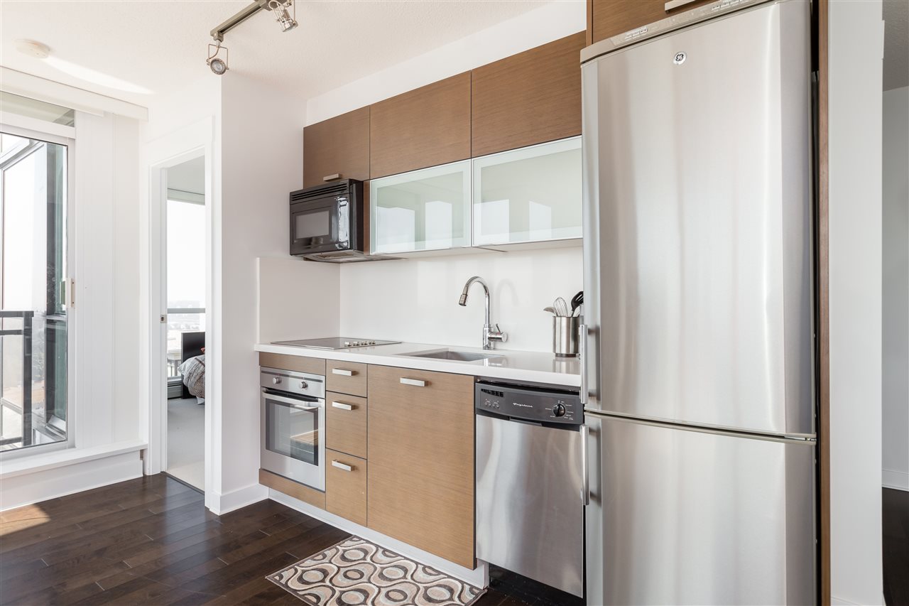  2304 10777 University Drive, Surrey, BC R2305566 Simon Lai
