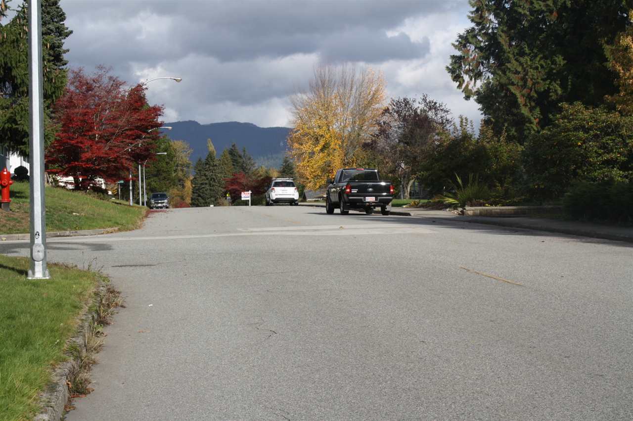 851 Glencoe Drive, Port Moody, BC, V3H 1G7 R2318669 Team Haig