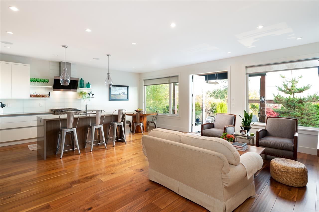 847 Drayton Street, North Vancouver, BC, V7L 2C2 R2322855 Lara Davis