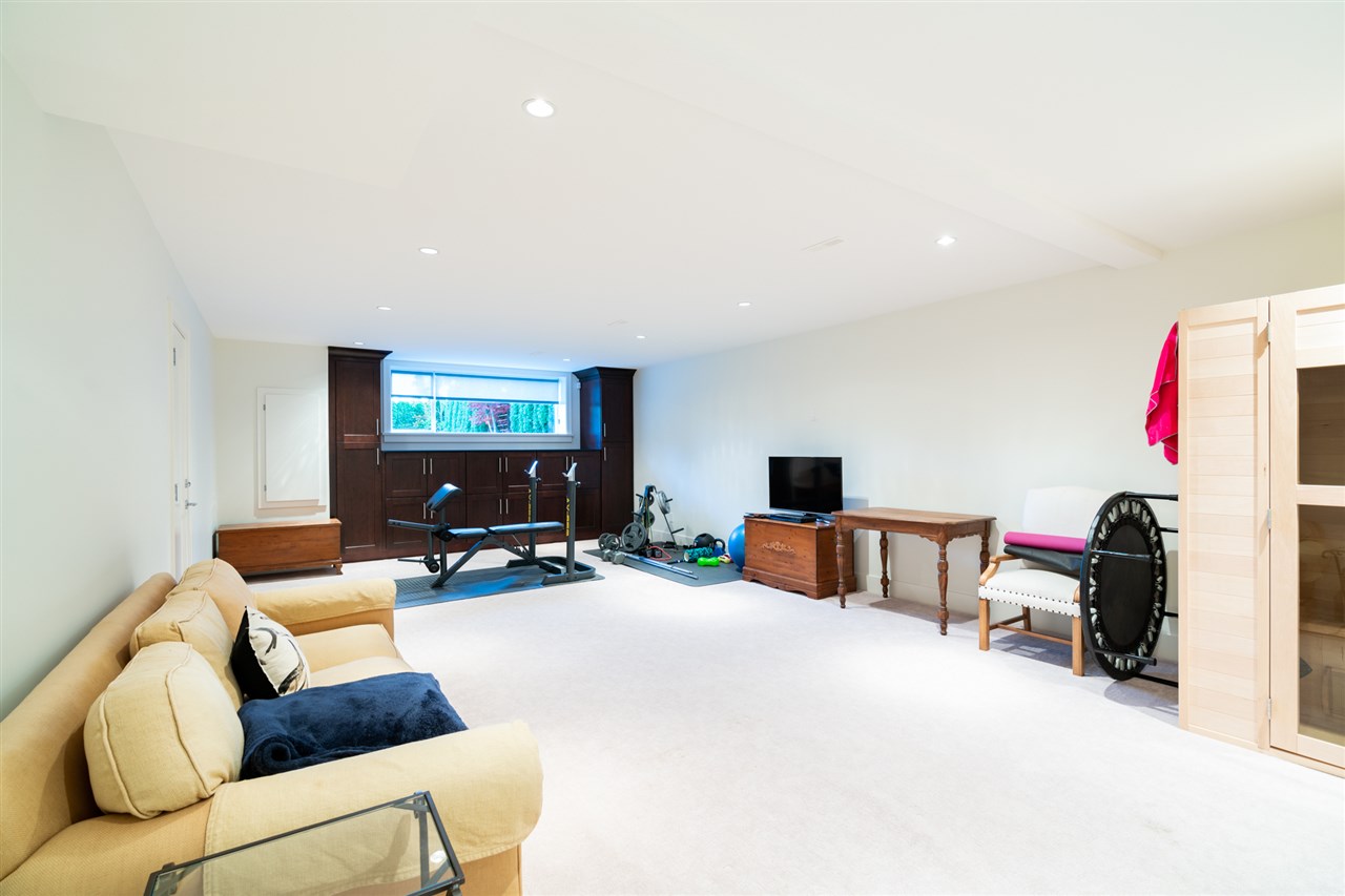 847 Drayton Street, North Vancouver, BC, V7L 2C2 R2322855 Lara Davis