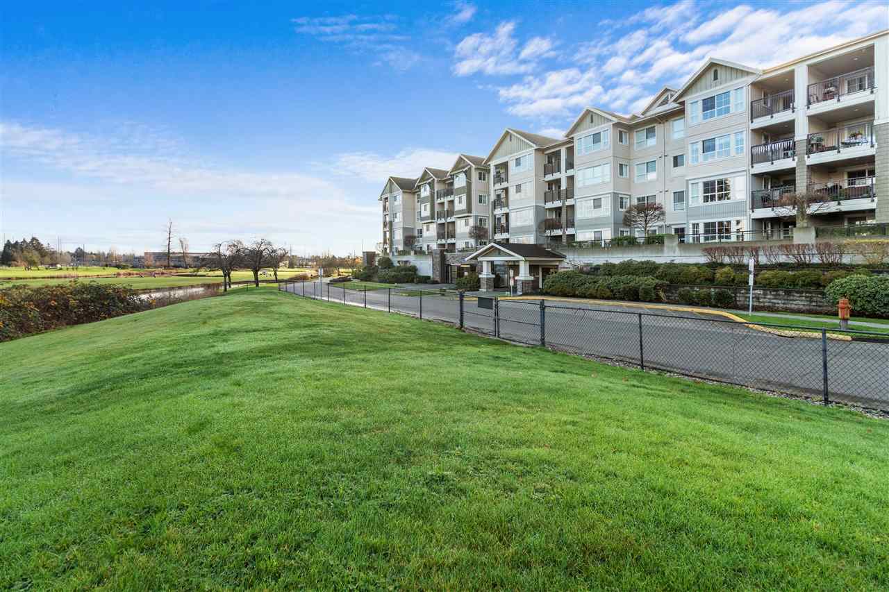  204 19673 Meadow Gardens Way, Pitt Meadows, BC R2326170 The