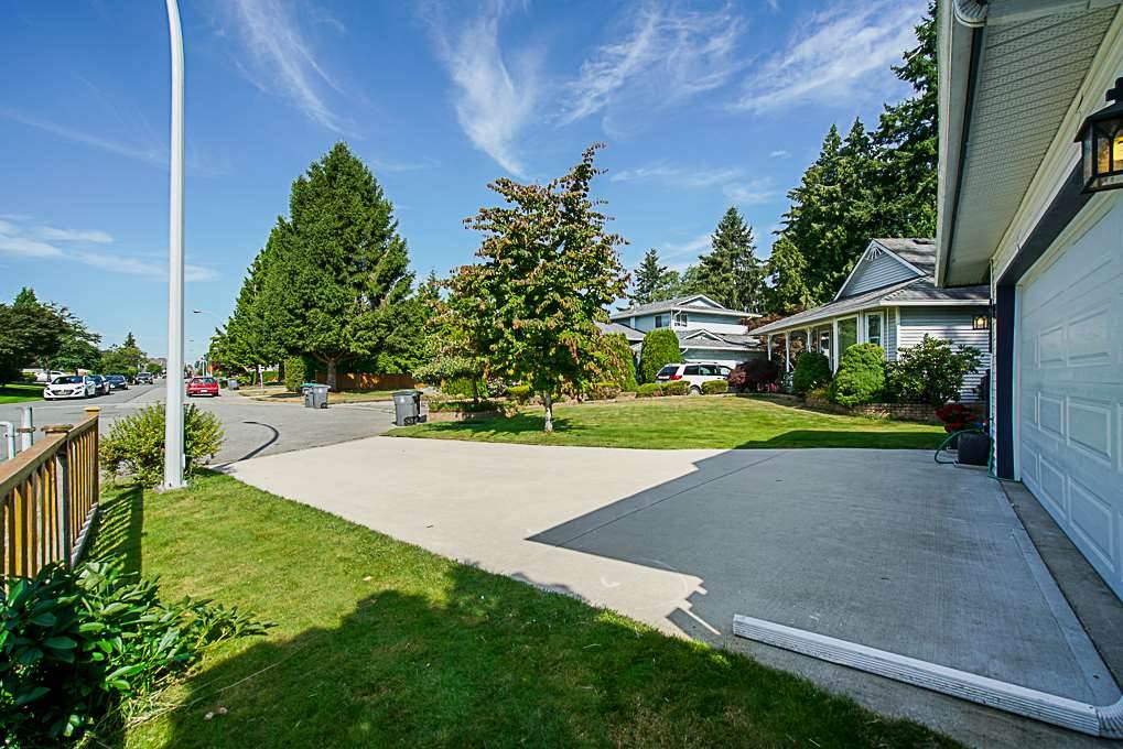 12897 67A Avenue, Surrey, BC, V3W 8Y3 » R2338209 » Stephan Zandbergen