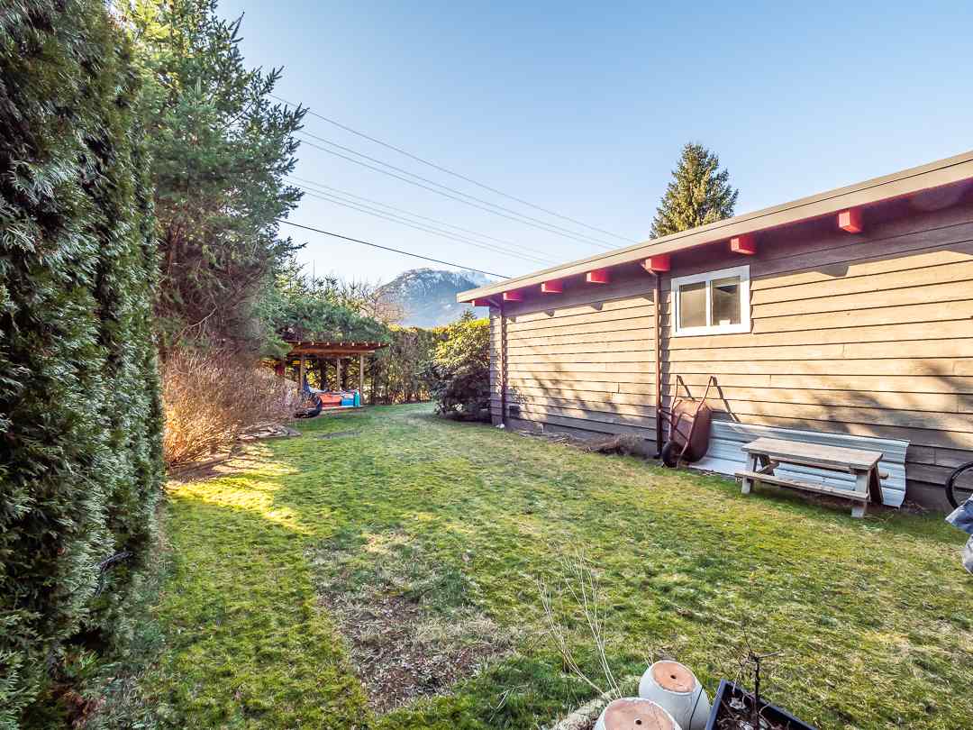 40354 Garibaldi Way, Squamish, BC, V8B 0G2 R2339353 Liz Kaiser