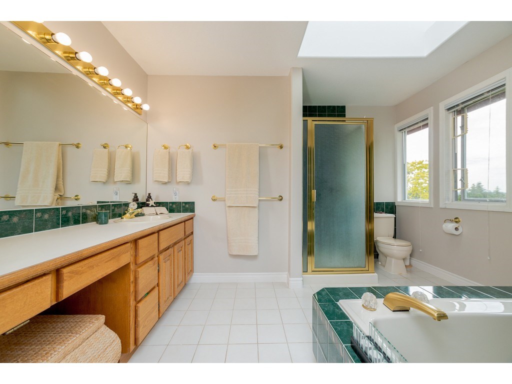 9256 163A Street, Surrey, BC, V4N 3C6 R2347183 Gloria Loucks