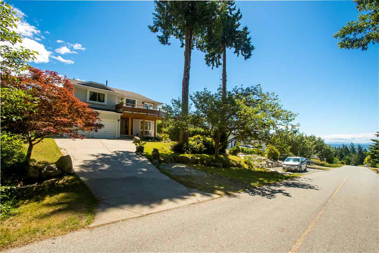 506 Oceanview Drive, Gibsons, BC, V0N 1V5 R2350904 Fran Miller