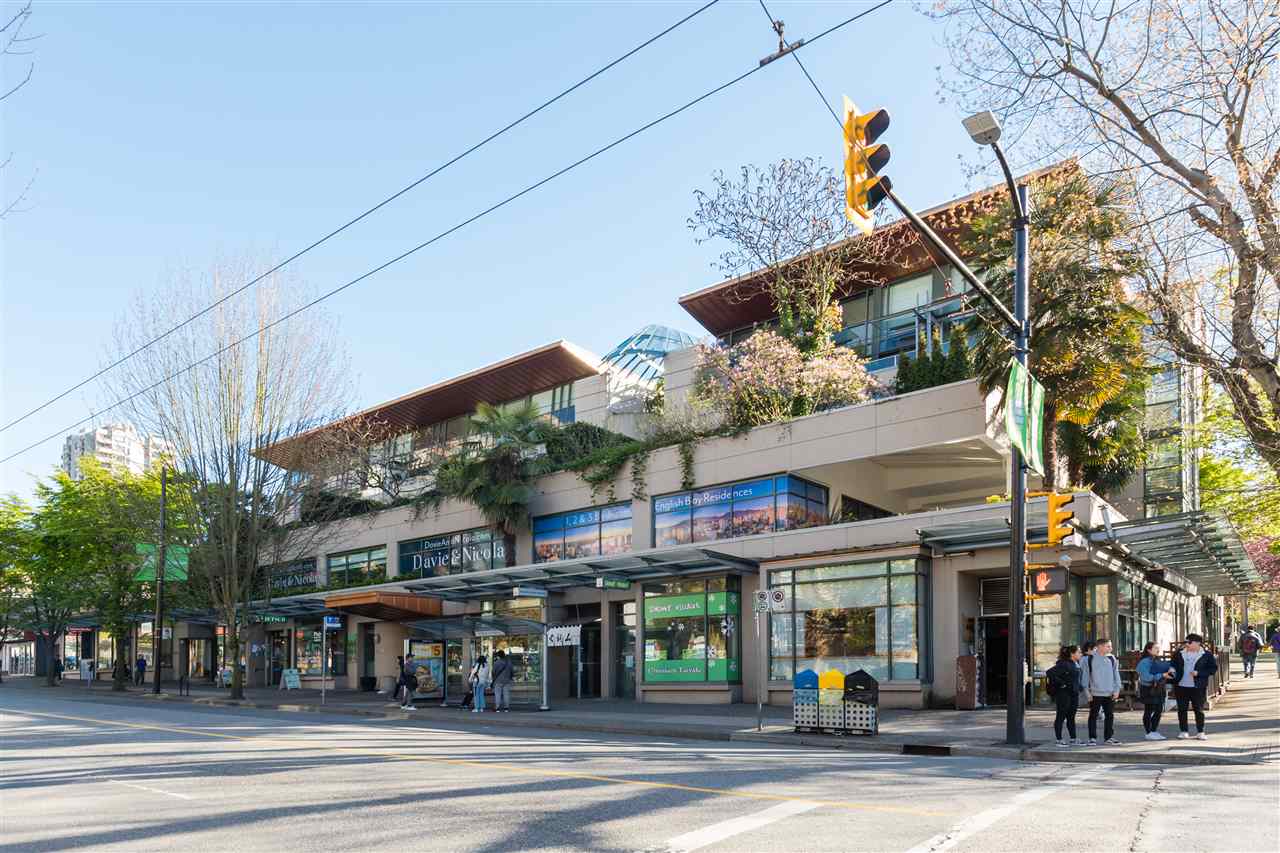  301 1688 Robson Street, Vancouver, BC • R2361938 • The Go Team Real