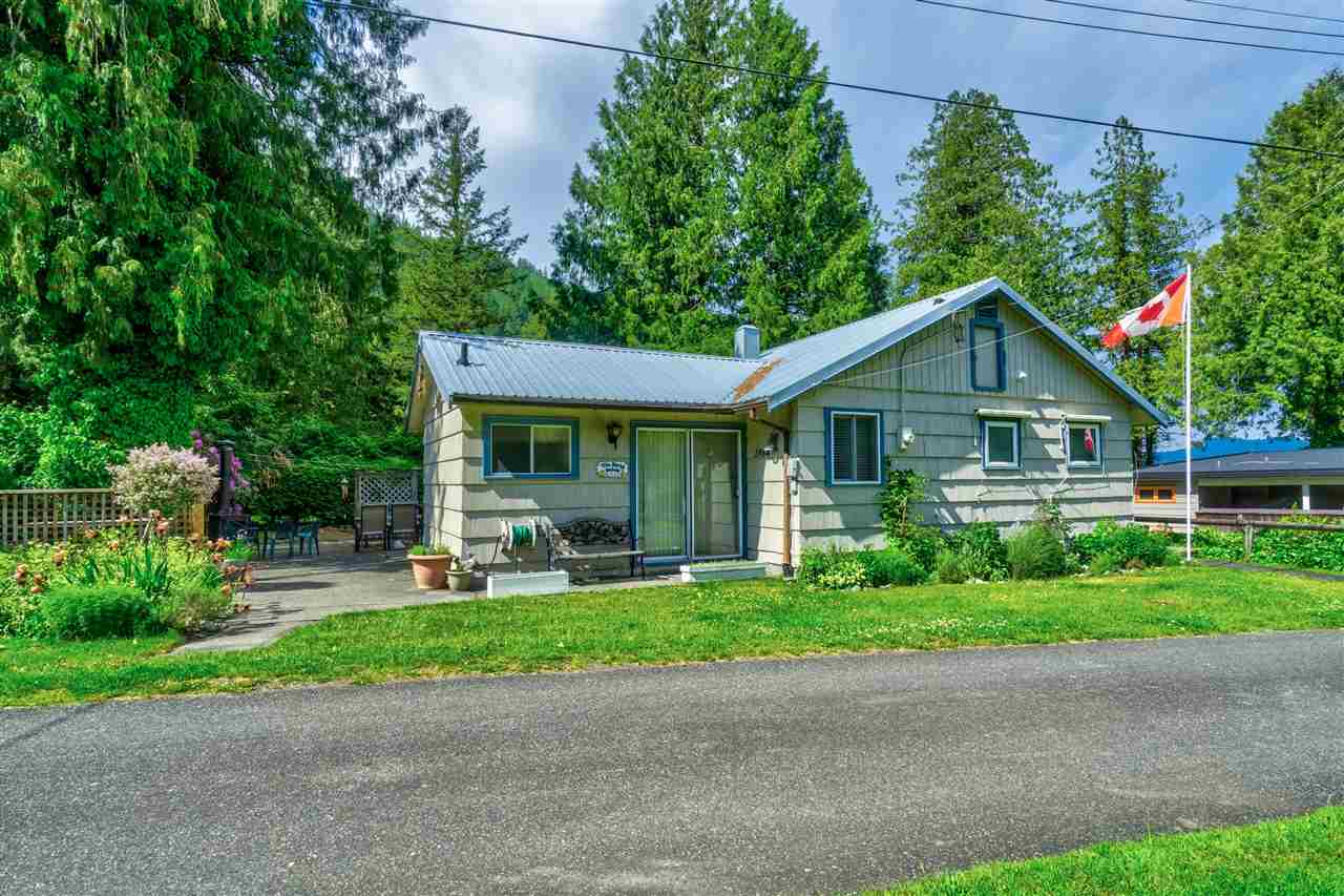 1984 Lindell Avenue, Lindell Beach, BC, V2R 4W6 R2372740 Sarah Toop