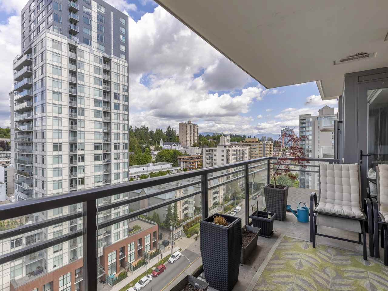 1708 39 Sixth Street, New Westminster, BC, V3L 0B3 R2376563 John