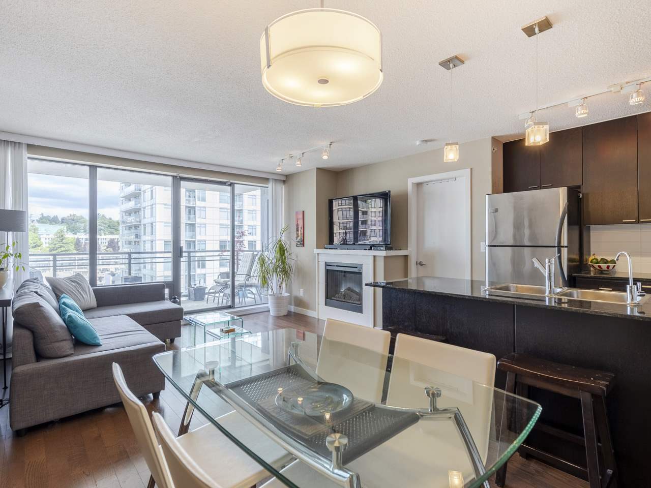 1708 39 Sixth Street, New Westminster, BC, V3L 0B3 R2376563 John